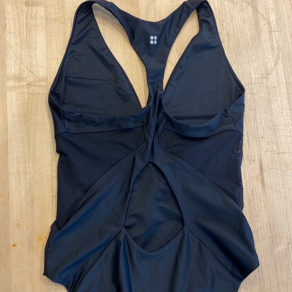 Sweaty Betty CARVE One Piece Mesh Detail Swimsuit - Picture 5 of 8